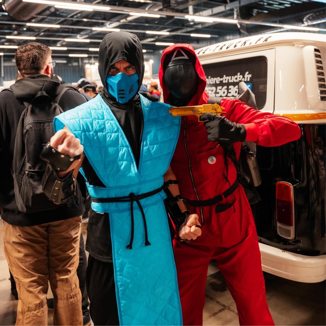 Cosplay de Sub-Zero de Mortal Kombat et d'un garde de la série Squid Game au Geek Life Festival Le Mans 2025